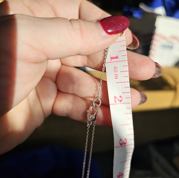 New. Judith Ripka round solitare necklace with extender. Sterling silver. 18 inc - Picture 4 of 7